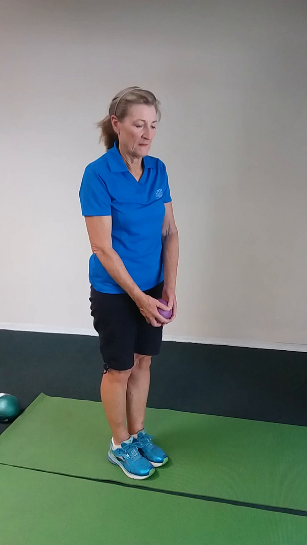 Golfer Fitness Stability - Single Leg Dead Lift 